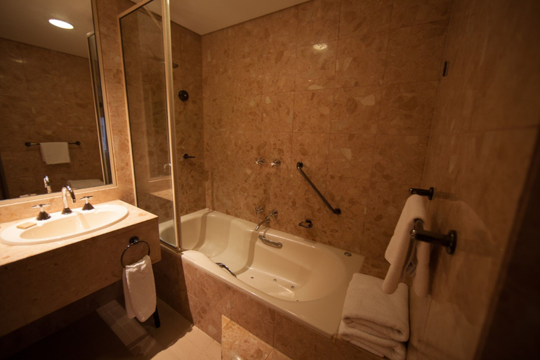 Bathroom 5, CitiClub Hotel Melbourne, Melbourne