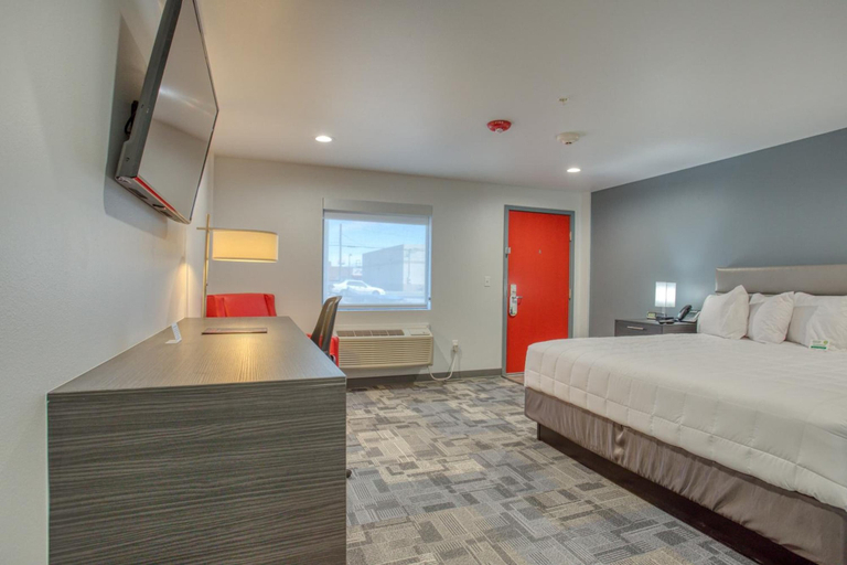 Bedroom 3, Post Time Inn, Eddy