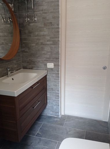 Bathroom 3, Bouganville Residence, Catania