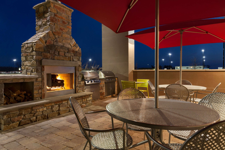 Food & Drinks 5, Home2 Suites by Hilton Champaign/Urbana, Champaign