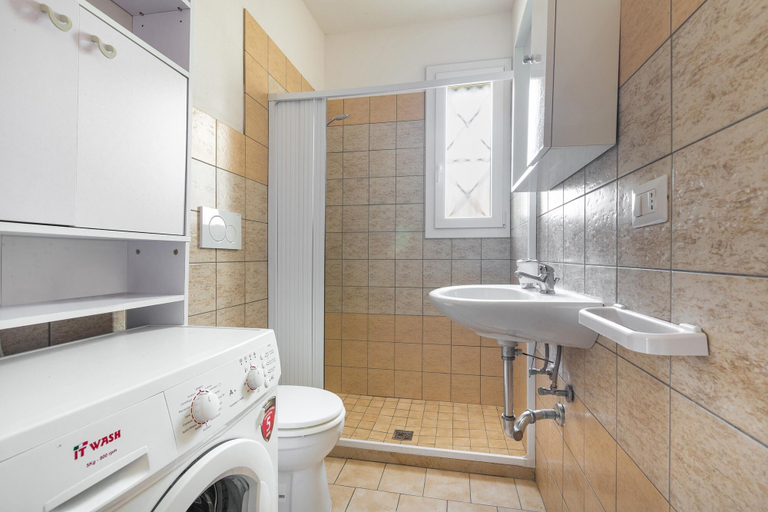 Bathroom 4, 2149 Villa Elena, Lecce