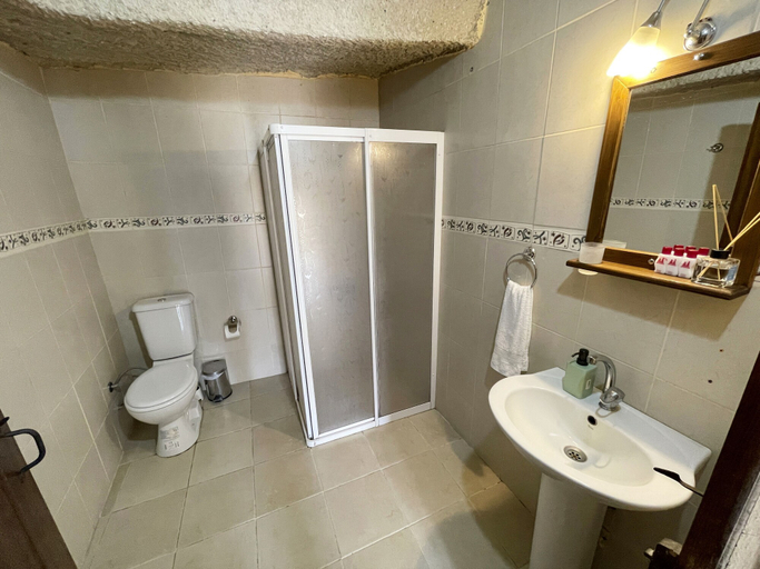 Bathroom 5, Karadut Cave Hotel, Nevşehir