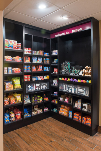 Food & Drinks 5, Hampton Inn & Suites Tampa-North, Hillsborough