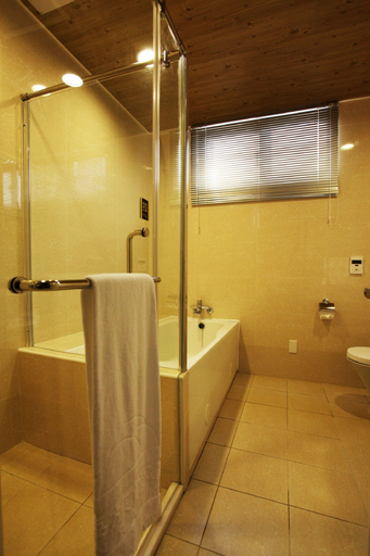 Bathroom 4, Sankaikan Hotel, Chiayi County