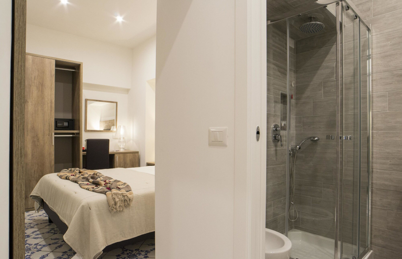Bedroom 5, Morelli Suite, Napoli