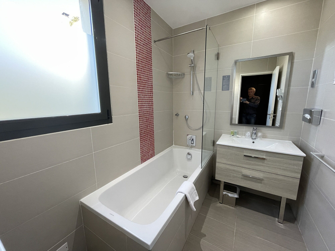Bathroom 4, Hotel Baptistin, Var