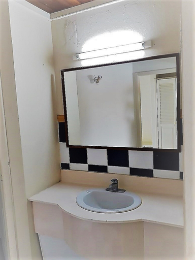 Bathroom 4, Club Resort del Pacífico, Atacames