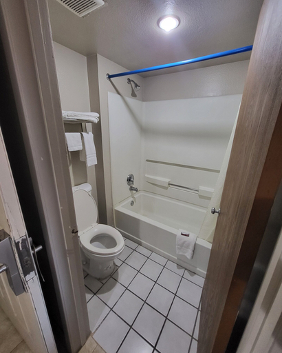 Bathroom 5, Hallmark Inn and Suites, Bexar