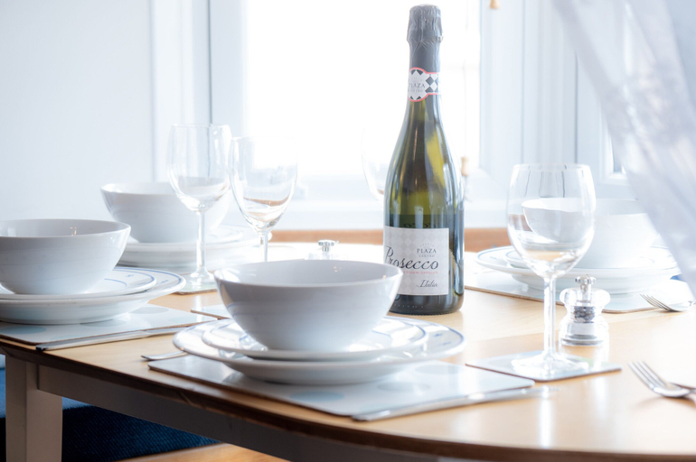Others 4, Starfish Apartment - 2 Bedroom - Tenby, Pembrokeshire