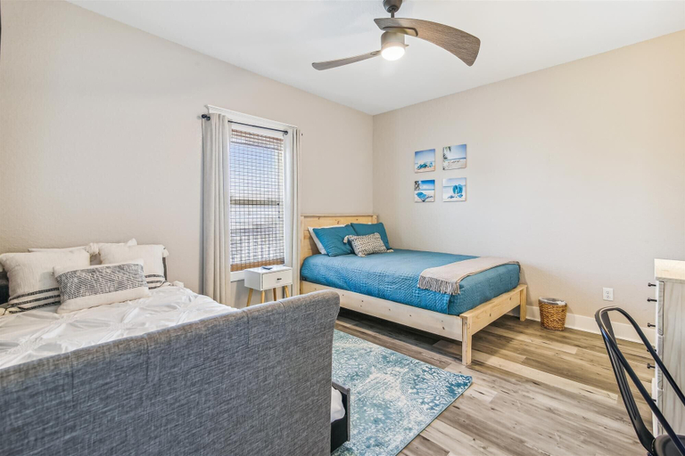 Bedroom 2, Blue Skies & Salty Vibes, Galveston