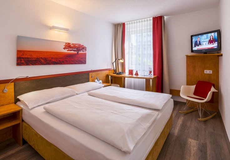 Bedroom 4, Coffee Fellows Hotel Puchheim, Fürstenfeldbruck