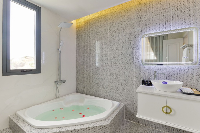 Bathroom 5, Seaside Boutique Resort Quy Nhon, Sông Cầu