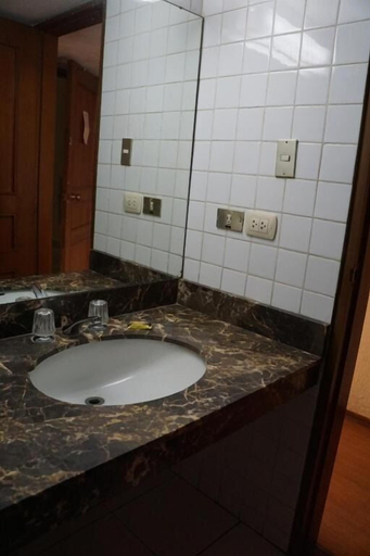 Bathroom 4, Hotel El Plaza Centro de Lima, Lima