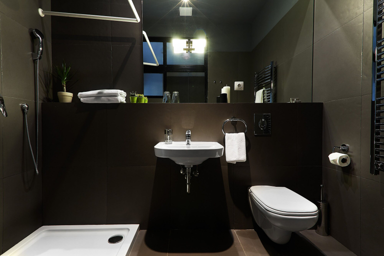 Bathroom 5, MGZN Basilica Rooms, Budapesti
