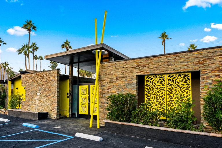 Exterior & Views 1, Cheetah Hotel, Riverside