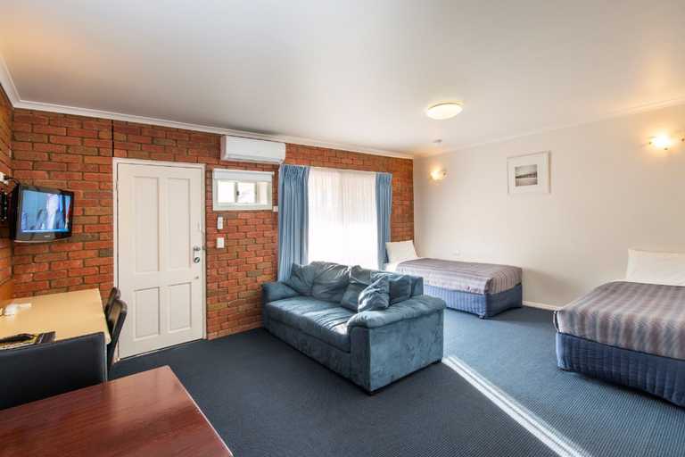 Bedroom 3, Torquay Tropicana Motel, Surf Coast - East