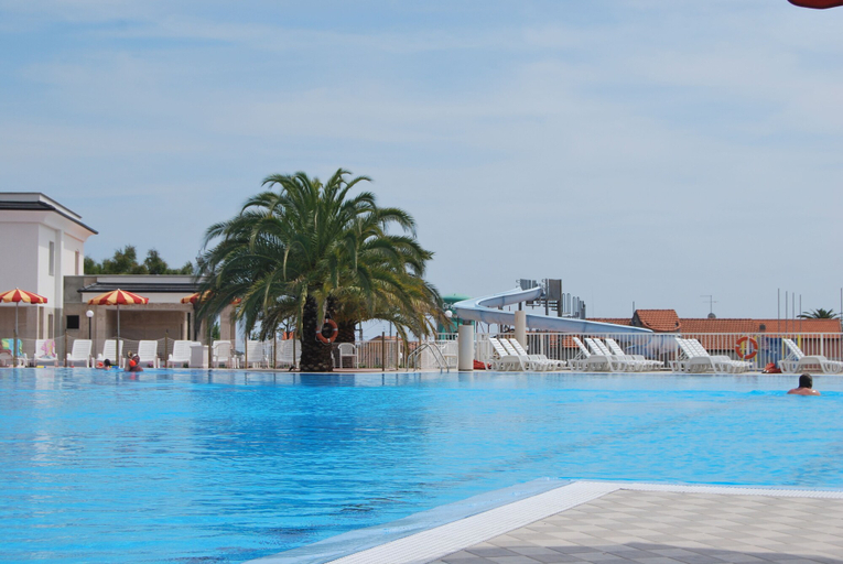 Outdoor pool 3, Loano Apartments - by Mamberto S.r.l., Savona