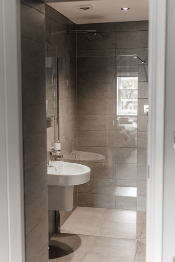 Bathroom 3, Plum and Partridge Inn, North Yorkshire