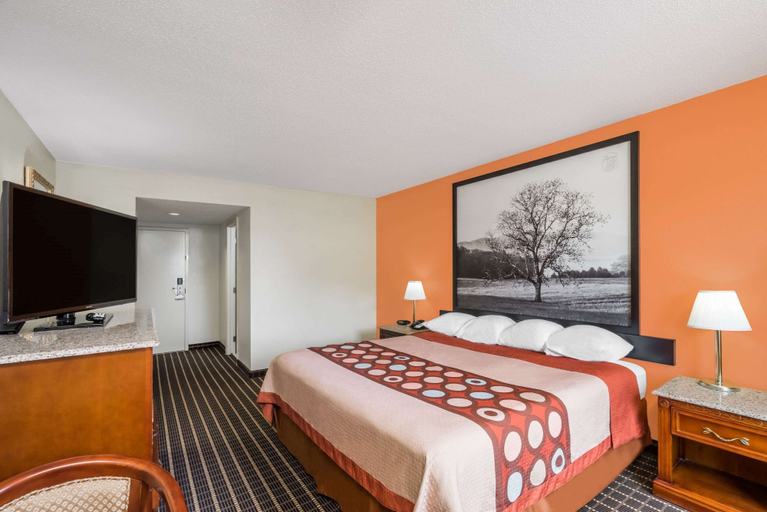 Bedroom 3, Super 8 by Wyndham Dandridge, Jefferson