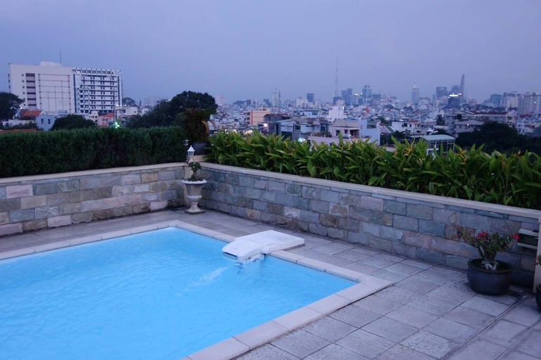 Penthouse 2 bedrooms small apartment in share, Bình Thạnh