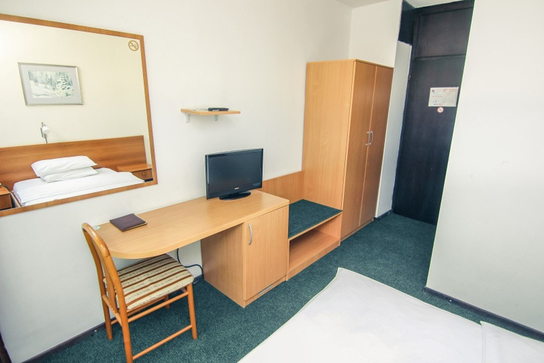 Bedroom 4, Hotel Grand, Sarajevo