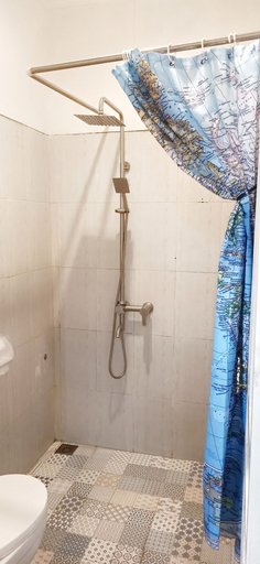 Bathroom 5, Manggolo Homestay Syariah, Yogyakarta