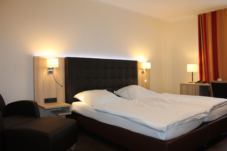 Bedroom 4, Hotel Sonderfeld, Rhein-Kreis Neuss