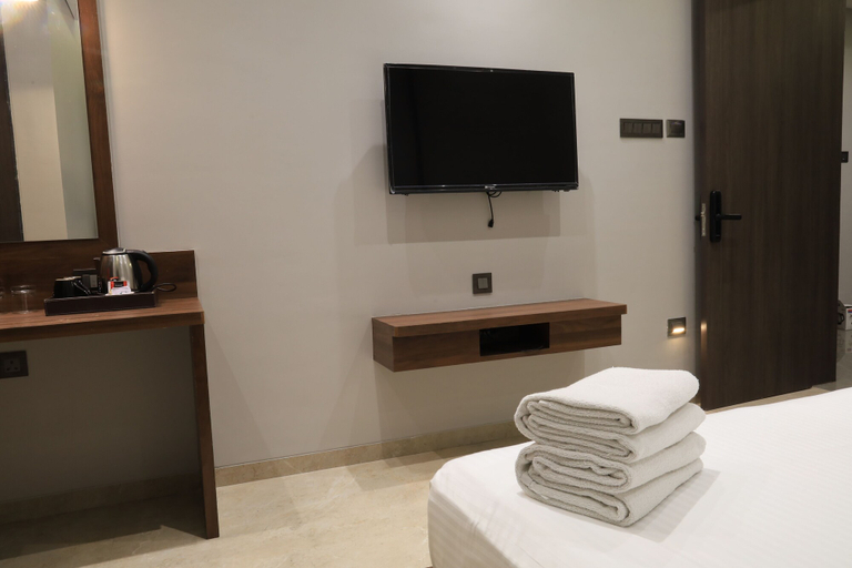 Others 5, MAGNUS FORTUNE HOUSE, BUSINESS HOTEL, Pune