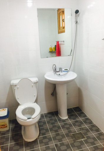 Bathroom, Gyeongju Ran Hanok, Gyeongju