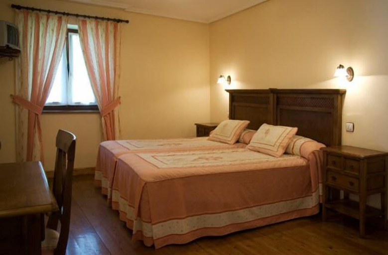 Bedroom 2, Posada Rural Peñasagra, Cantabria