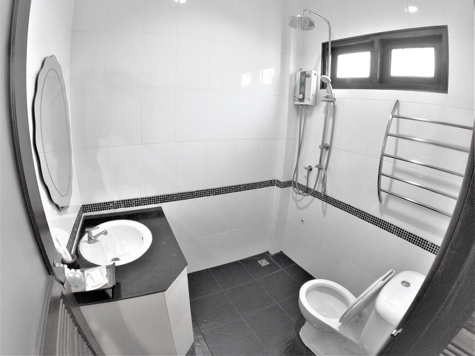 Bathroom 4, RungNara Pool Villa, San Sai