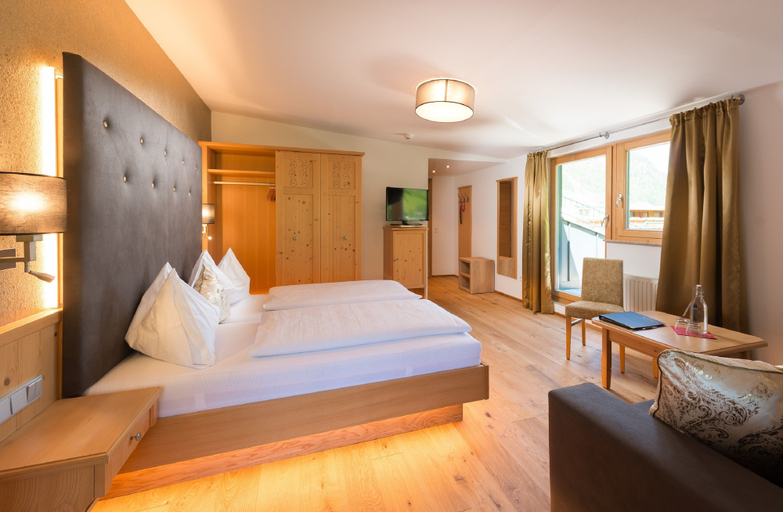 Bedroom 3, Hotel Alpina, Zell am See