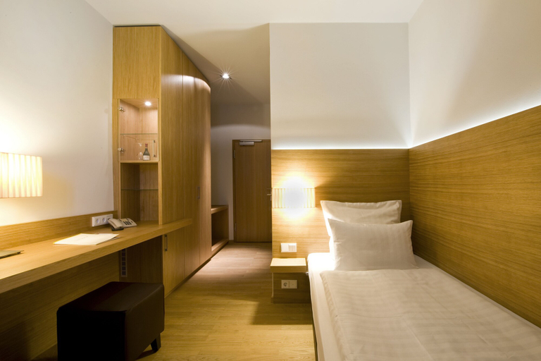 Bedroom 3, Hotel Thalmair, München