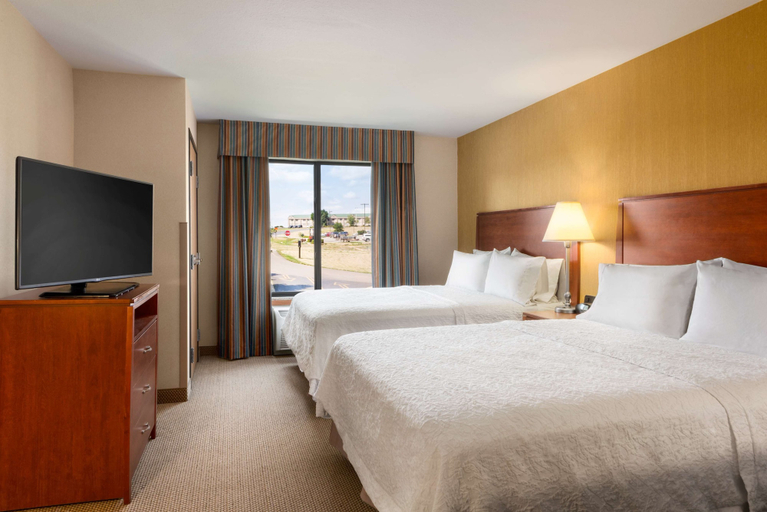 Bedroom 3, Hampton Inn Spearfish, Lawrence