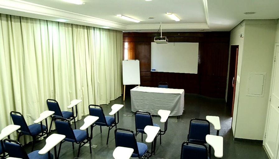 Business Facilities 5, La Defense Apart Hotel, Montes Claros