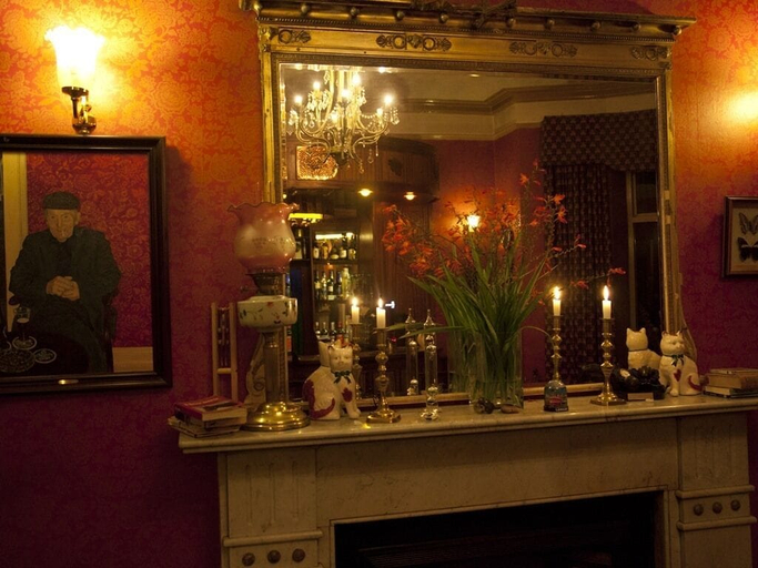 Food & Drinks 5, Woodhill House