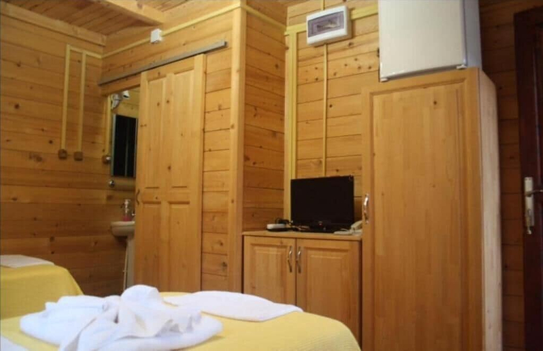 Bedroom 3, Marina Hotel, Merkez