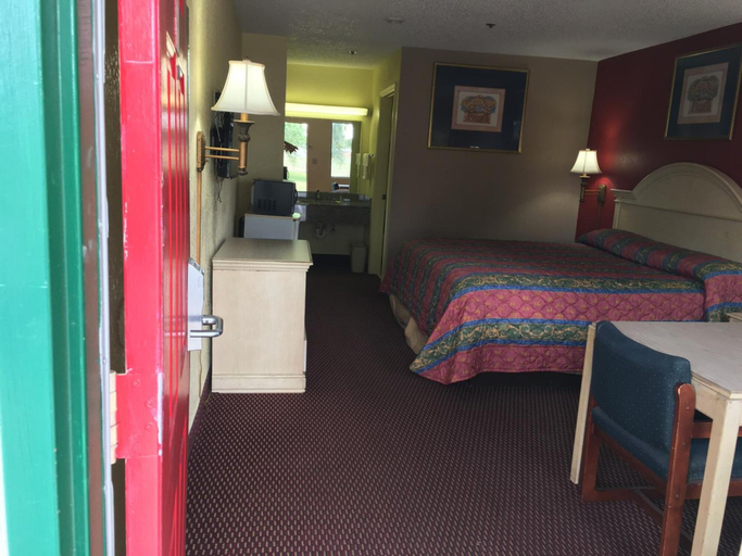 Bedroom 5, Relax Inn, Dougherty