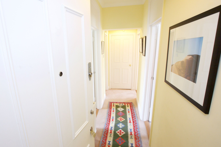 Bedroom 3, JOIVY Luxurious 2BR flat in Pimlico, near Warwick sq, London