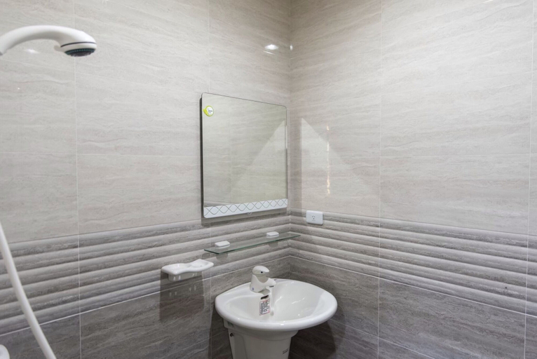 Bathroom 3, Lvyou B&B, Changhua