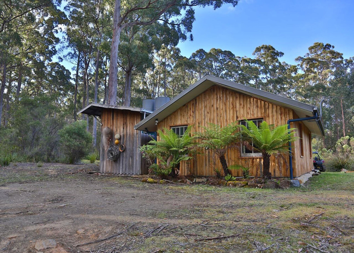 Exterior & Views 2, Saintys Creek Cottage, Kingborough