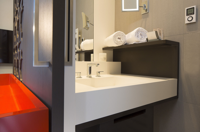 Bathroom 4, Hotel D Strasbourg, Bas-Rhin