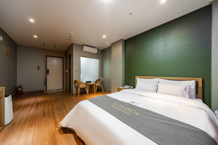 Bedroom 2, Golden Business Hotel, Seosan