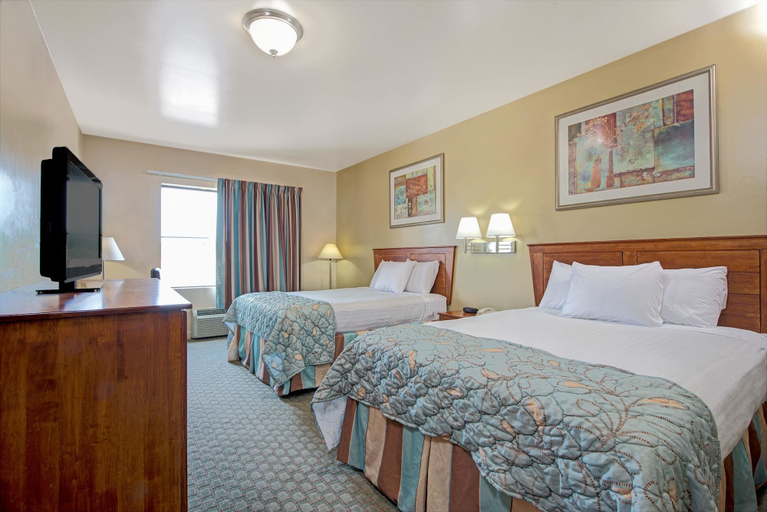 Bedroom 3, Days Inn by Wyndham Downtown St. Louis, Saint Louis