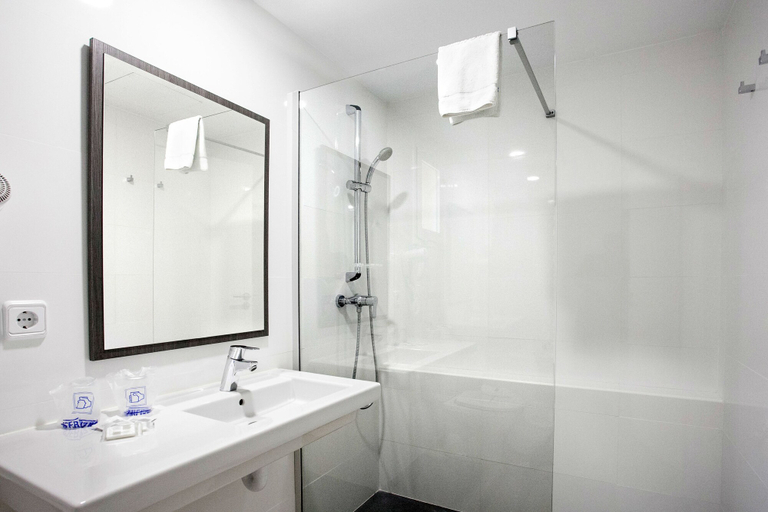 Bathroom 3, Hotel Morlans, Baleares