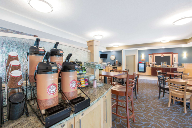Food & Drinks 5, AmericInn by Wyndham Humboldt, Humboldt