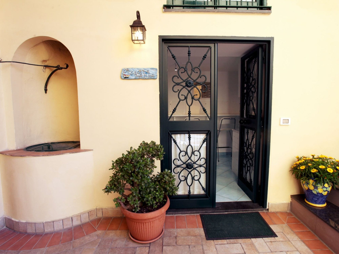 Exterior & Views 4, B&B La Grotta Marina, Napoli