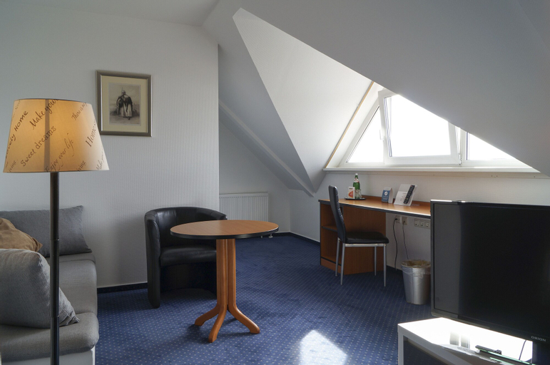 Bedroom 2, TRIP INN Kongresshotel Rodgau, Offenbach