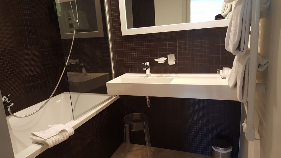 Bathroom 4, Hotel Alcyon, Corse-du-Sud