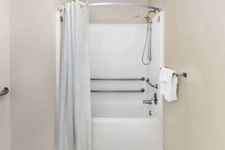 Bathroom 4, Super 8 by Wyndham Ocean Springs Biloxi, Jackson